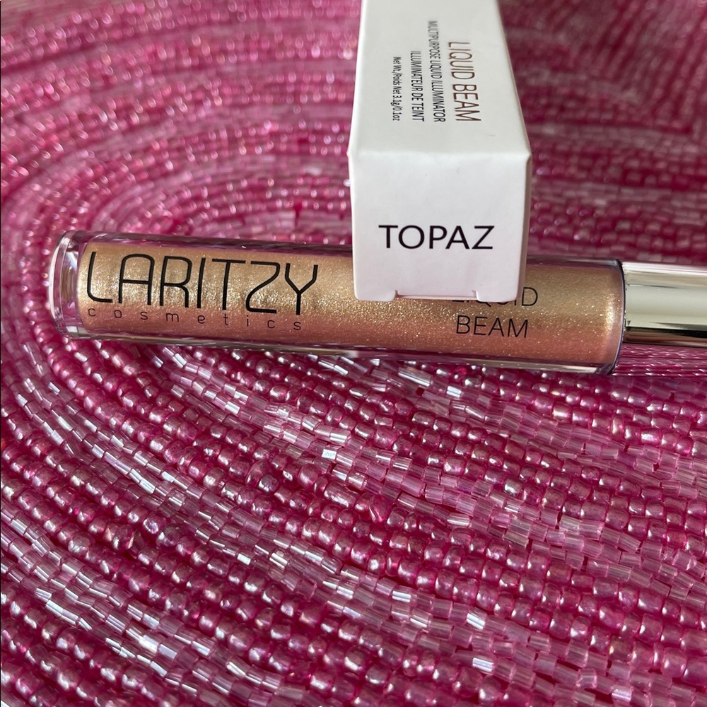 LARITZY COSMETICS liquid beam illuminator NWT